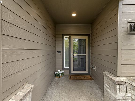 2nd image of 3624 E Oak Grove St