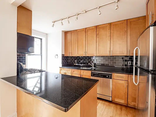 Rented by City Connections Realty | media 24