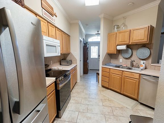 3rd image of 207 Hartford Dr