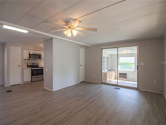 5th image of 749 Buccaneer Blvd