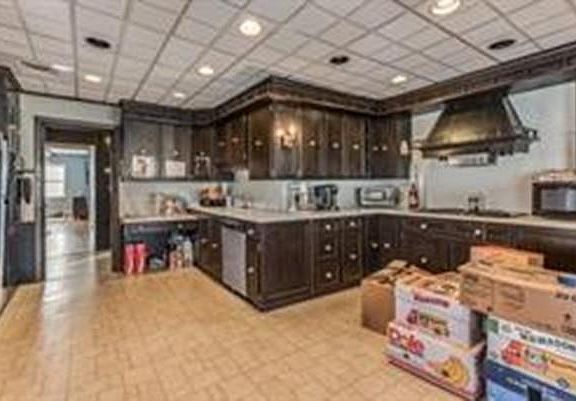 4th image of 459 Medford St #2