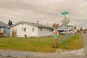 Redding exterior3