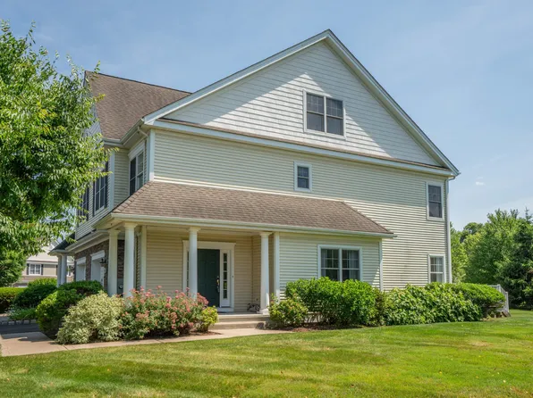 30 Carnoustie Circle #30, Bloomfield, CT 06002