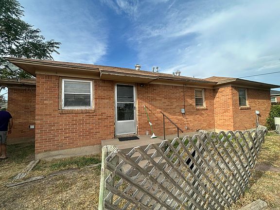 2nd image of 5103 SW 16th Ave