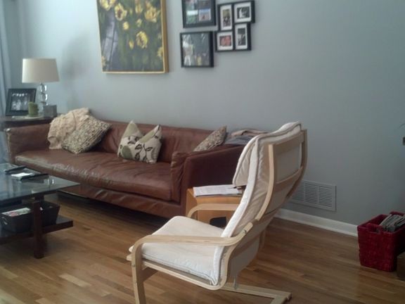 Living room w/gas fireplace