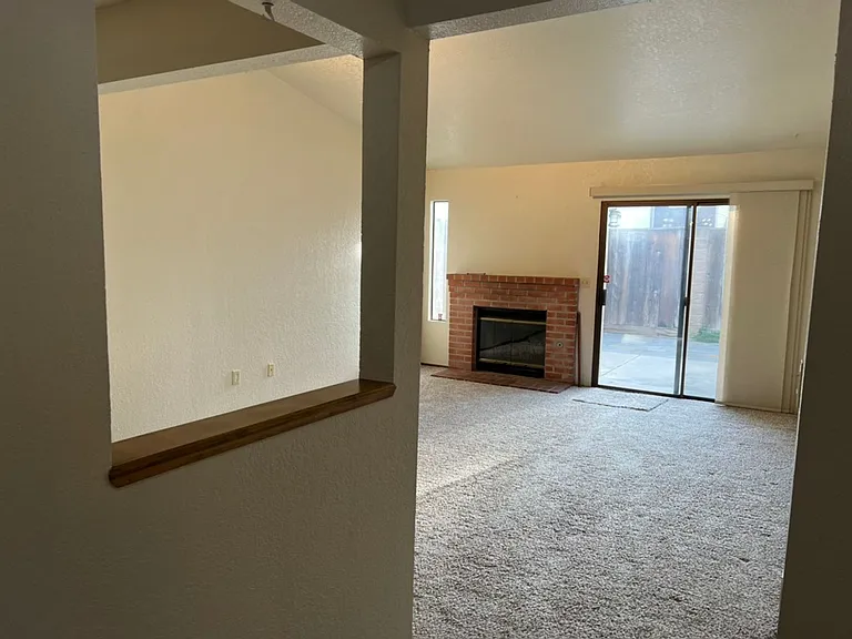 1114 Cedar Creek Dr #3 — Photo 5