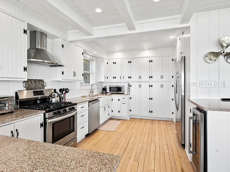 109 Edgemere Dr — Photo 13