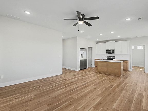 4th image of 596 W Long Path Ct