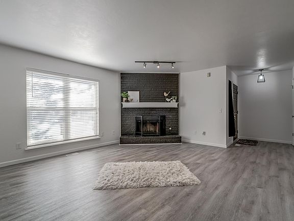 Spacious Living Room with Entry area