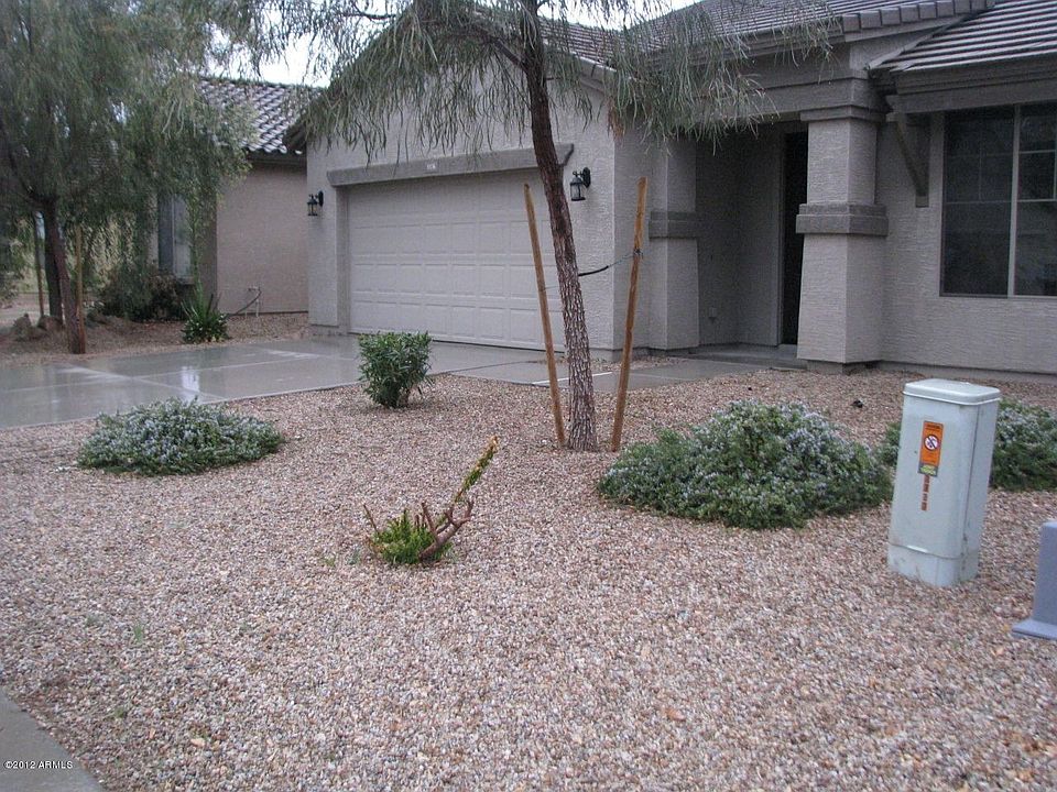 1st image of 1136 W Desert Hollow Dr