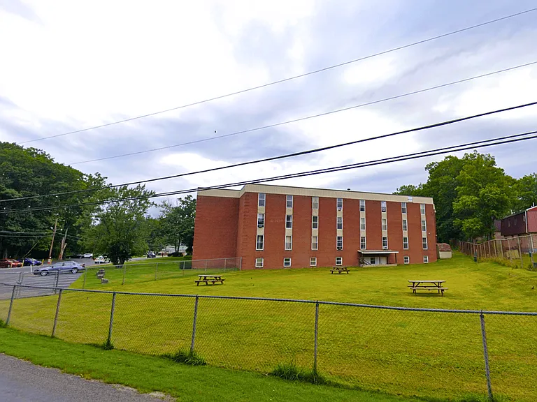 Eagle Park Apartments Clarion's Premier Student & Professional Housing — Photo 6
