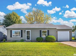 406 Lotus Ln, Washington, IL 61571
