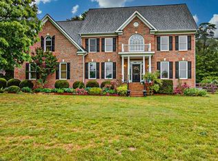 6110 Chalet Dr, Oak Ridge, NC 27310