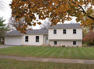 108 Cedarbrook Rd, Naperville, IL 60565