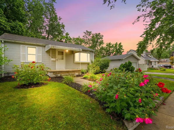 384 4th Ave, Pontiac, MI 48340