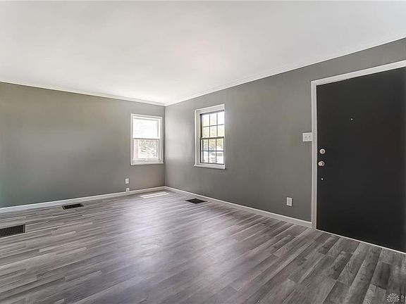 3rd image of 804 N Maple Ave