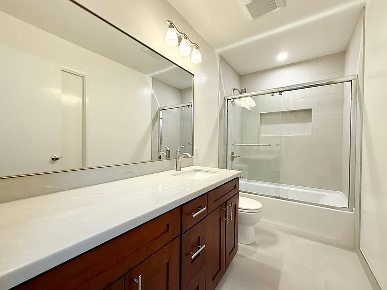 420 Madison Ave — Photo 21