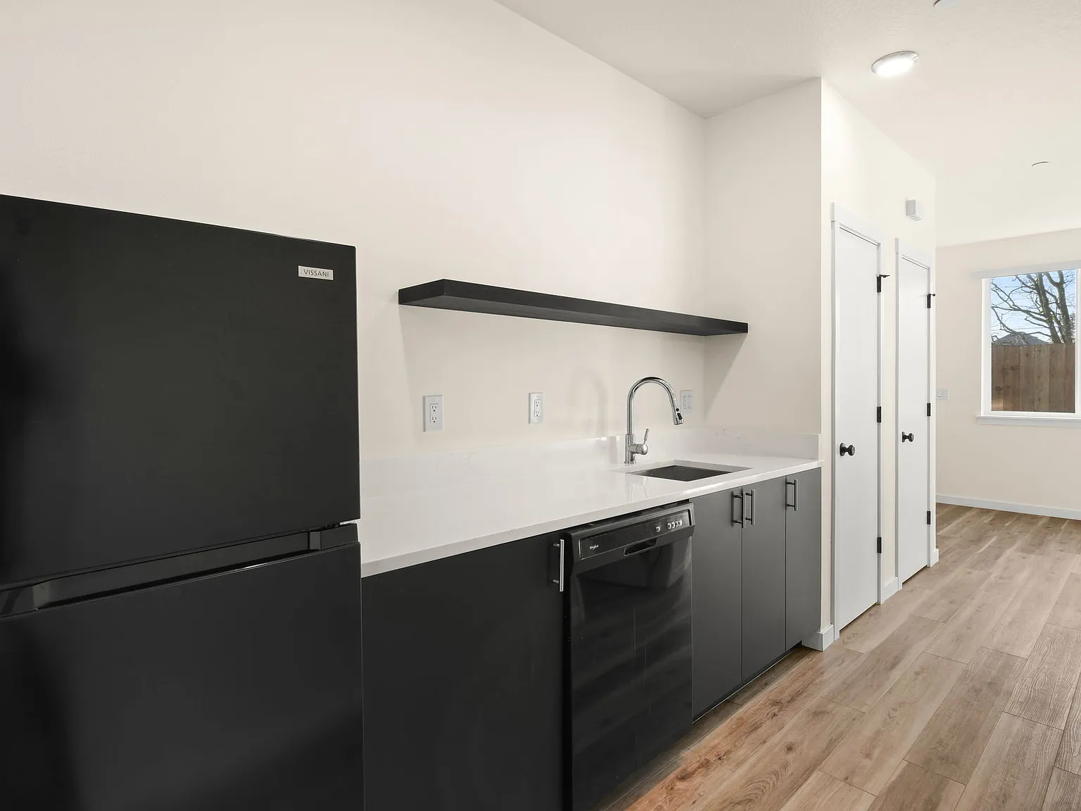 Vancouver Townhouses — Photo 4