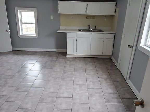 3rd image of 3241 W 73rd St APT 2