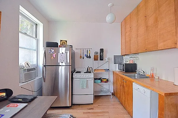 Rented by Bold New York | media 17