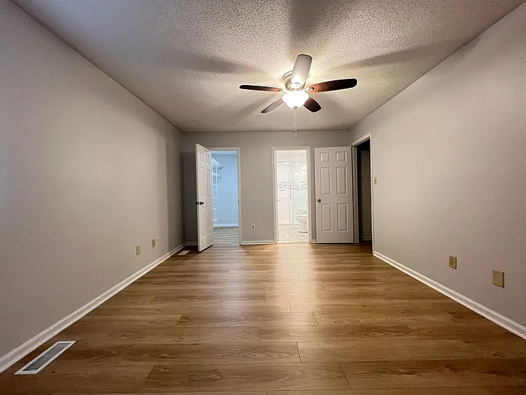 6428 Whitewater Dr — Photo 10