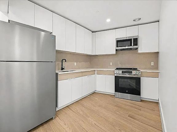 5th image of 175 Rochester Ave #1D