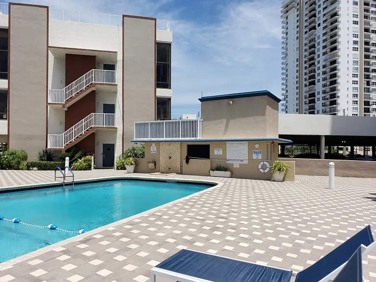 1600 Socean Dr #1 — Photo 15