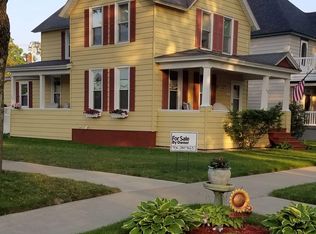 403 S 8th St, Escanaba, MI 49829