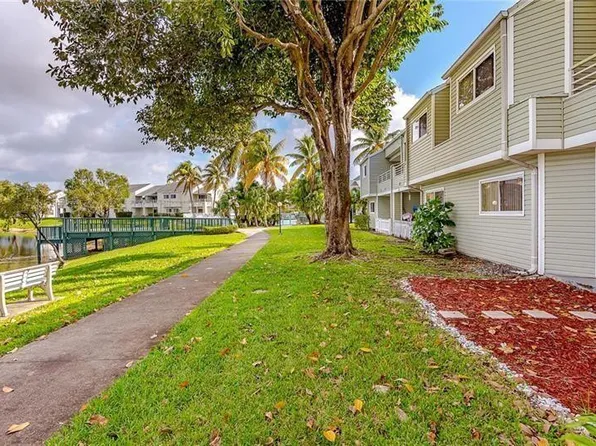3437 NW 44 #203, Oakland Park, FL 33309