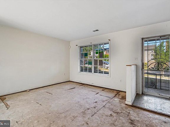 5th image of 2408 24th St SE