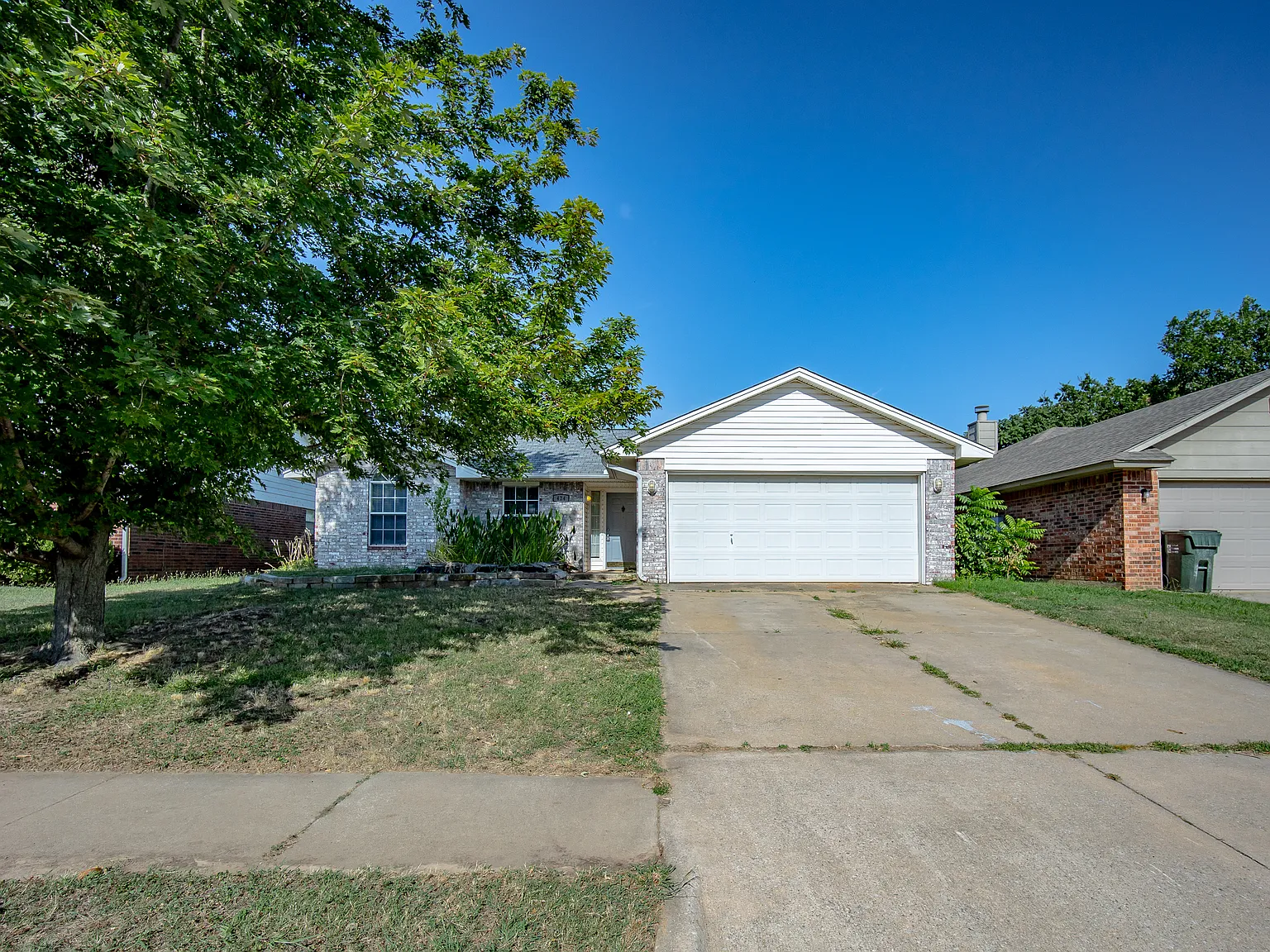 424 Crest Place — Photo 3