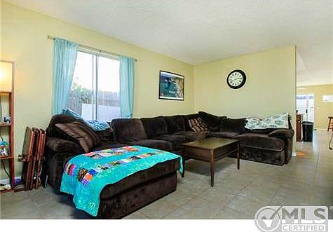 4th image of 2949 Iris Ave