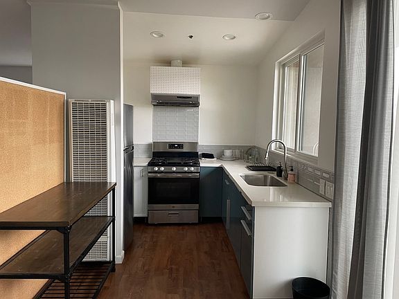 4th image of 1868-70 Washington Pl