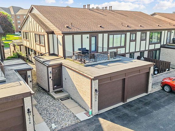 2nd image of 1074 Country Club Dr