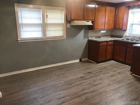 4th image of 2953 McKoon Ave