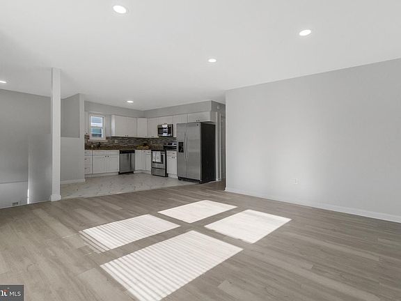 2nd image of 5004 Roanoke Pl