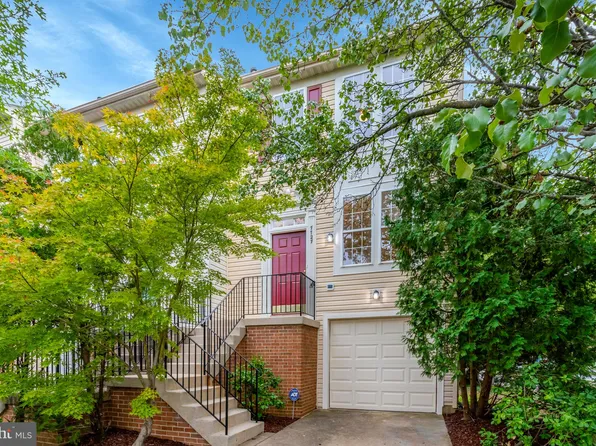 7727 Markham Grant Ln, Alexandria, VA 22315
