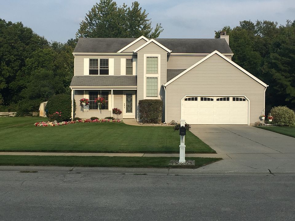 1st image of 50852 Coventry Ct