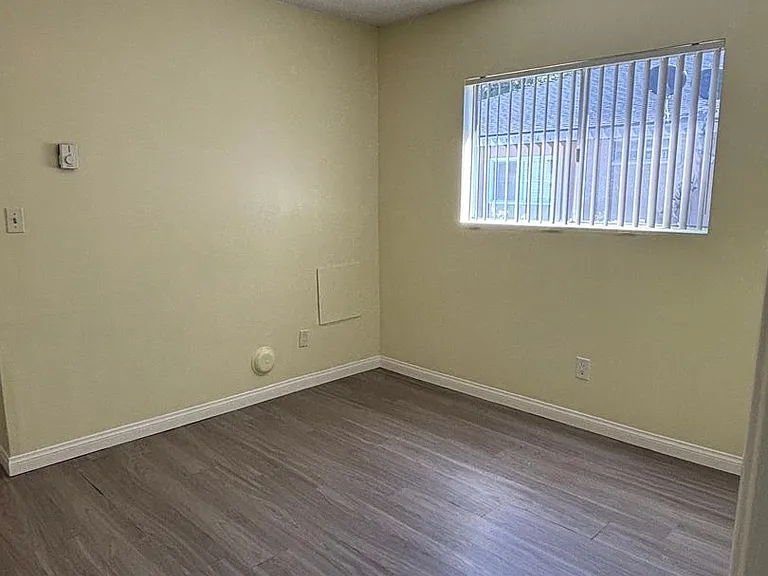 6065 California Ave — Photo 24