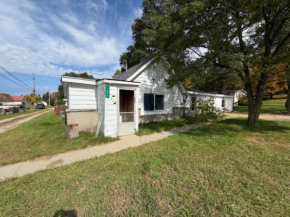 7406 N Charles St, Frederic, MI 49733