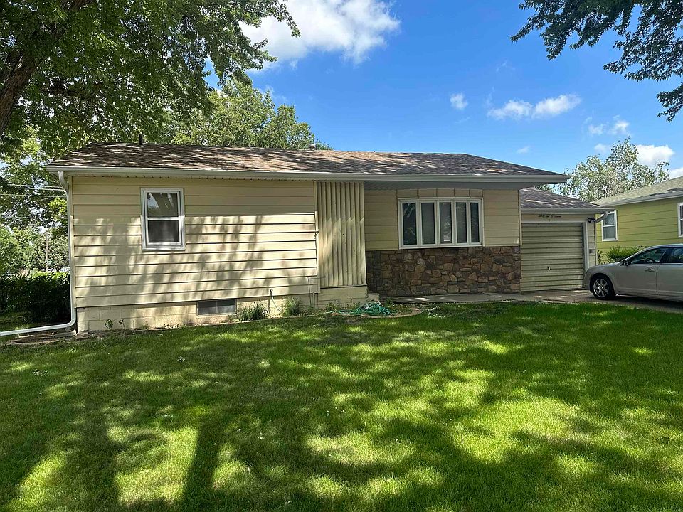 1st image of 3207 Avenue F