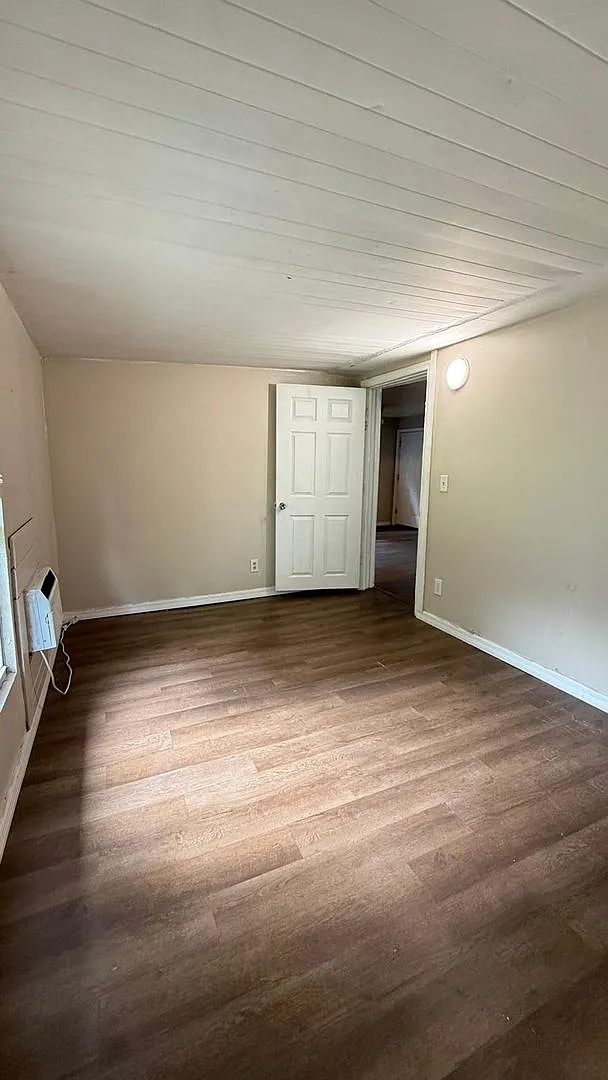 Charming 2-Bedroom Home with on Oleander Avenue Your Perfect Auburndale Oasis! — Photo 4