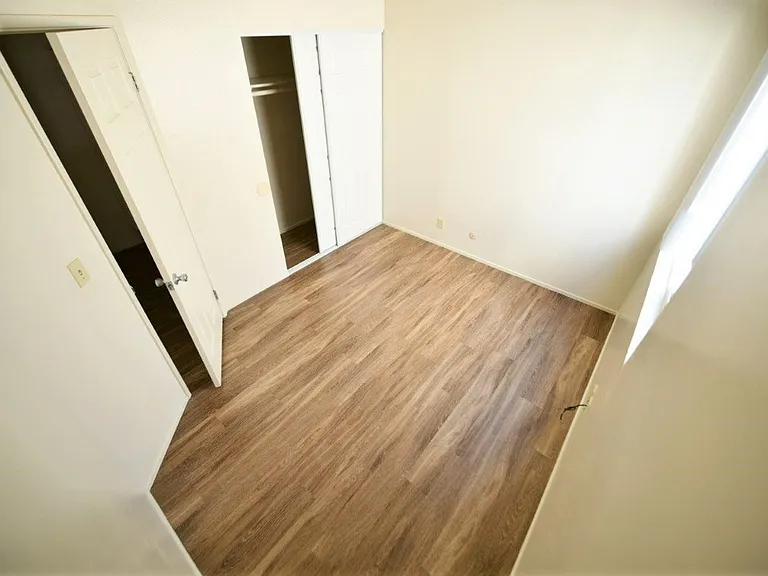 1909 Dwight Way — Photo 11