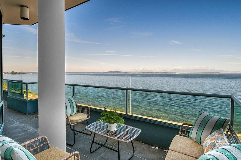 4th image of 1374 Alki Avenue SW #400