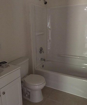 5th image of 439 Veterans Dr #1