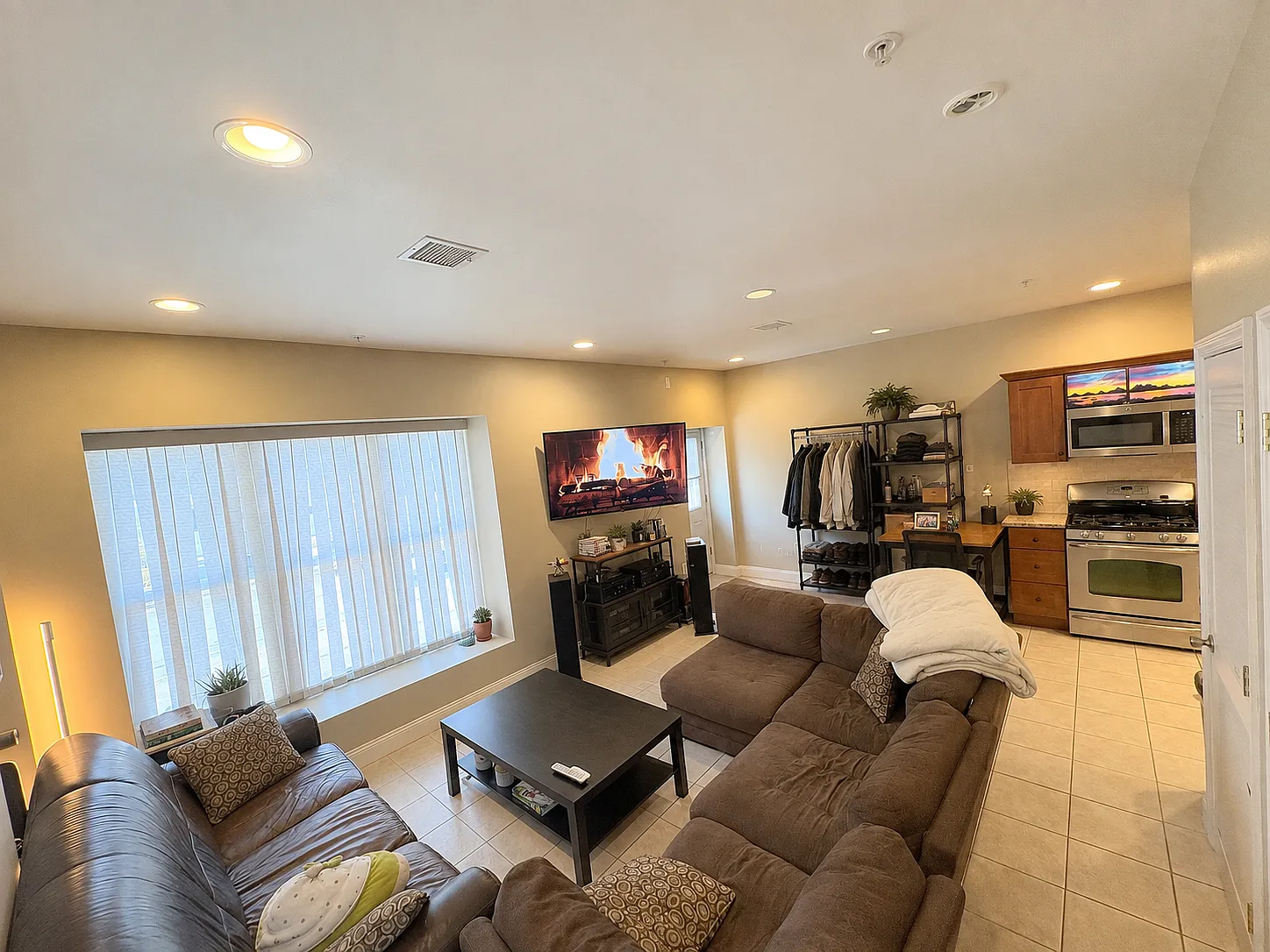2 bed, 1000 sqft, $2,750 — Photo 3