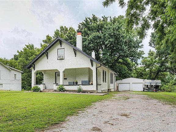 3rd image of 6033 Edith Ave