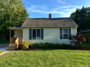 520 E Kimball Ave, Woodstock, IL 60098