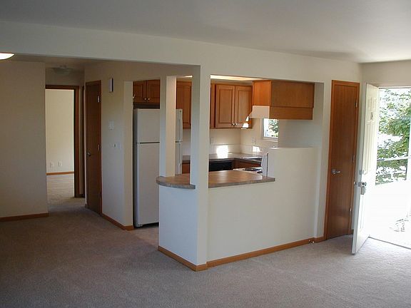 3rd image of 2820 75th Pl SE #102