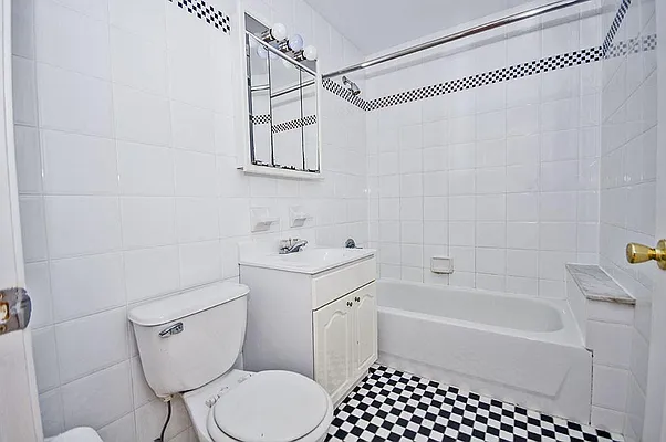 Rented by Level Group | media 12